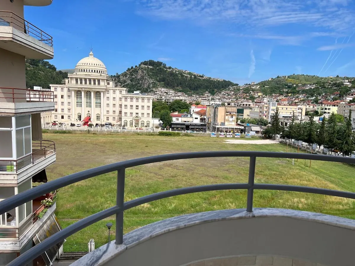 Entire Apartment Castle View ベラト