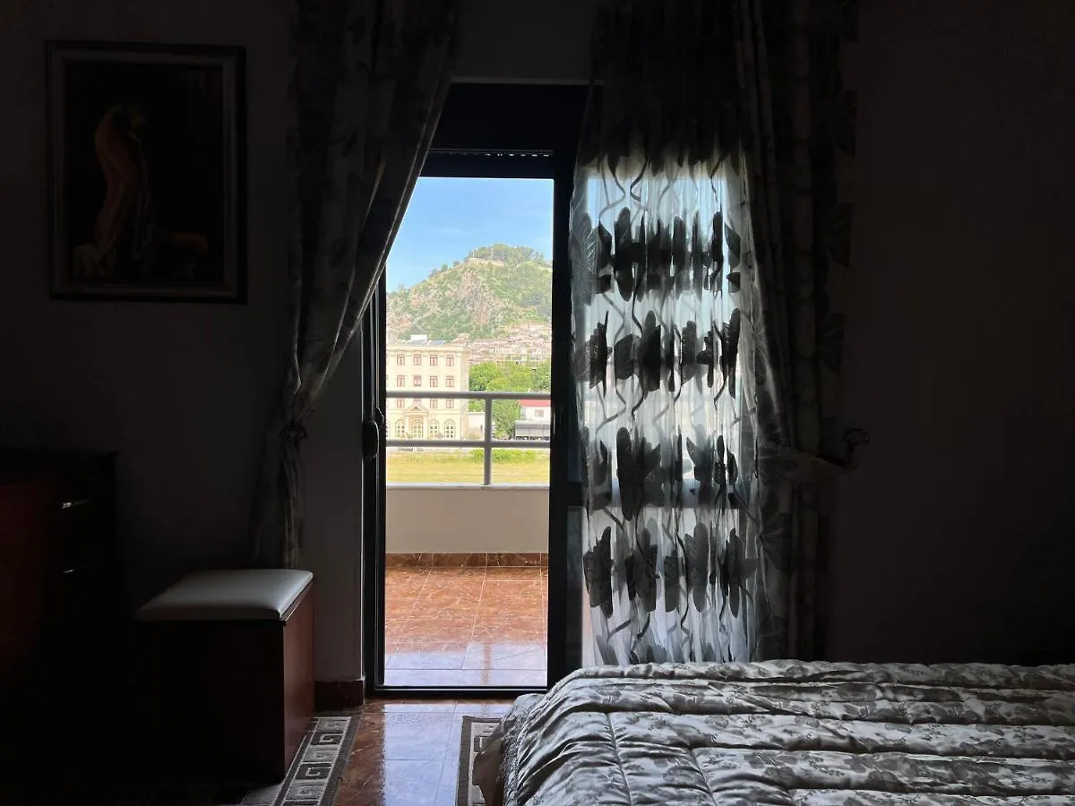 Entire Apartment Castle View ベラト